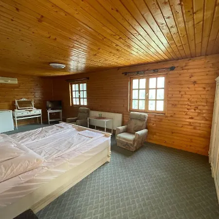 Hotel Bungallo Ξενοδοχείο 2*